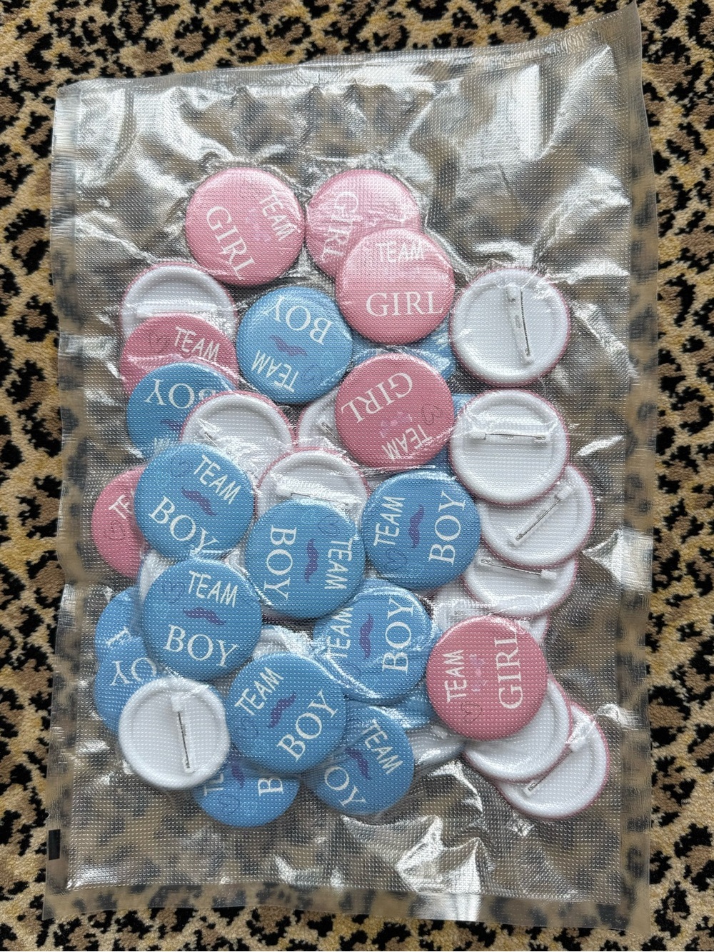 Gender reveal buttons (NIB)